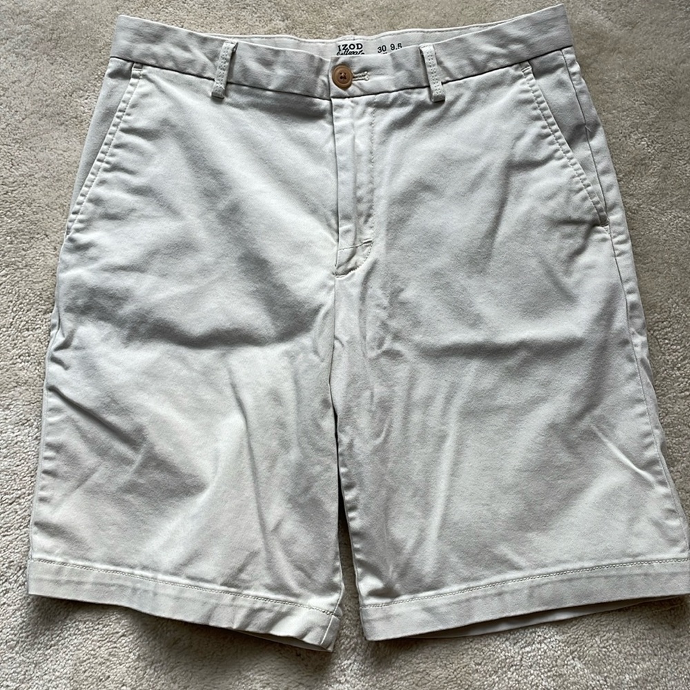 Izod men’s khaki shorts sz 30 saltwater stretch